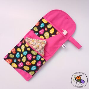 Neceser fucsia calaveras